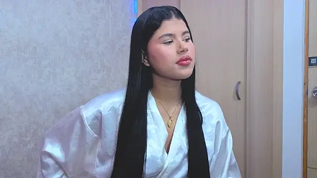 yulissa girls online show from 04-19-26, 01:32