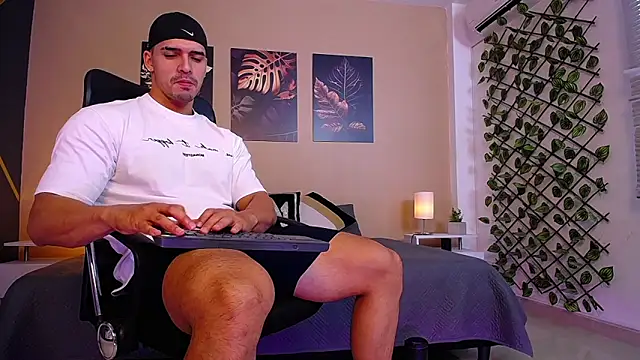 ChristopherBlack  online show from 02-07-26, 01:37