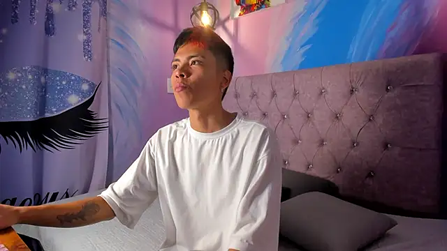 Snapshot of MaxiWildd chatting on 09-23-25, 12:41 MaxiWildd online show from 09-23-25, 12:41