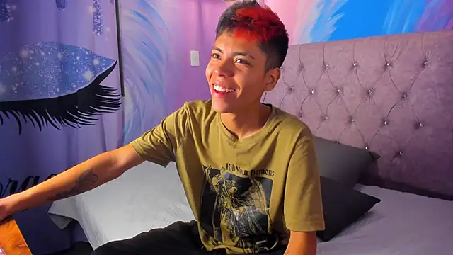 Snapshot of MaxiWildd chatting on 09-30-25, 12:54 MaxiWildd online show from 09-30-25, 12:54