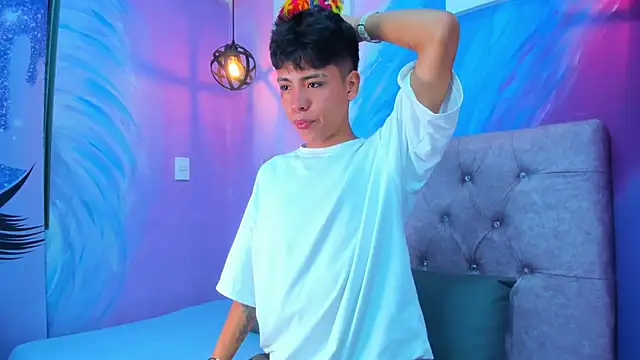 MaxiWildd online show from 04-07-26, 01:11