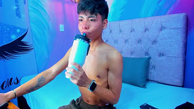 MaxiWildd online show from 04-13-26, 01:16