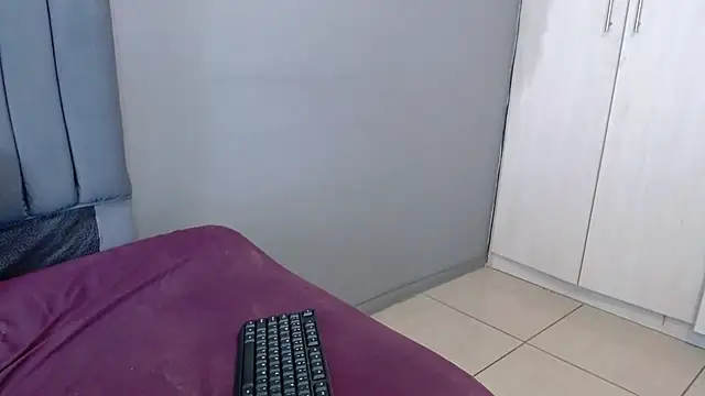 ChubbyBuddyxXx online show from 11-30-25, 07:12