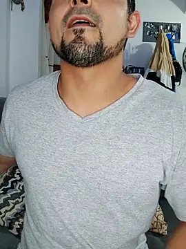 Bradd 32 online show from 11-30-25, 05:33