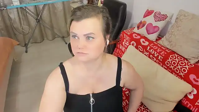 Snapshot of MildMature chatting on 12-11-24, 12:23 MildMature online show from 12-11-24, 12:23