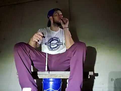 Snapshot of sloppytopkins chatting on 09-21-25, 04:25 sloppytopkins online show from 09-21-25, 04:25