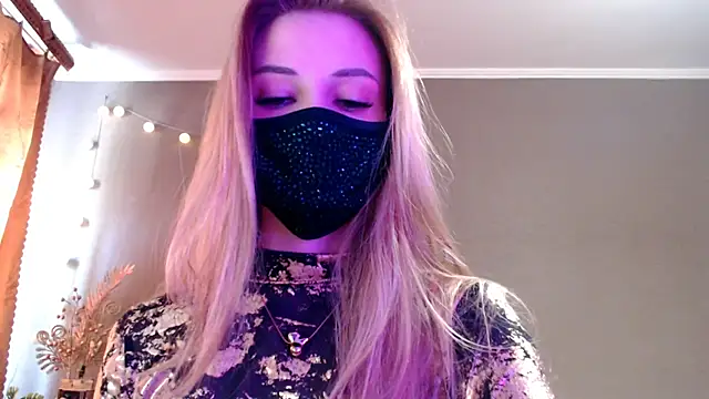Snapshot of Iris_lave chatting on 04-26-26, 01:20 Iris lave online show from 04-26-26, 01:20