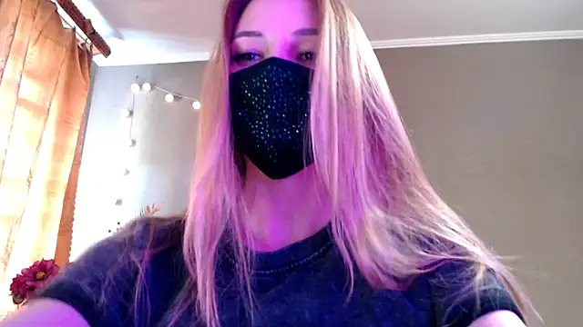 Snapshot of Iris_lave chatting on 05-07-26, 02:11 Iris lave online show from 05-07-26, 02:11