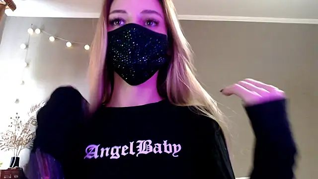 Snapshot of Iris_lave chatting on 05-09-26, 01:49 Iris lave online show from 05-09-26, 01:49