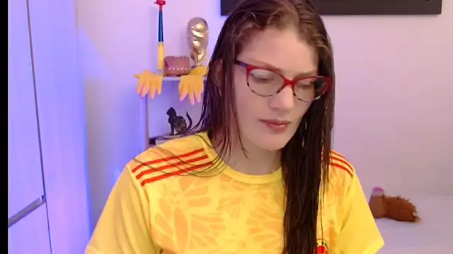 Camila-ventura online show from 06-18-26, 01:26