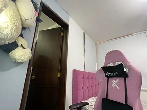 lucy grey25 online show from 09-10-25, 02:17