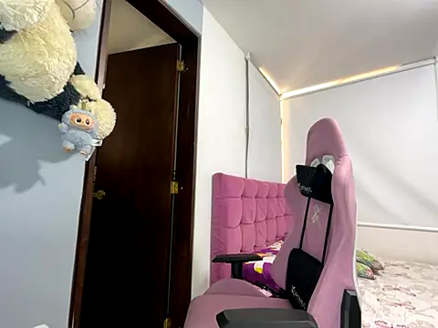 lucy grey25 online show from 09-27-25, 03:39