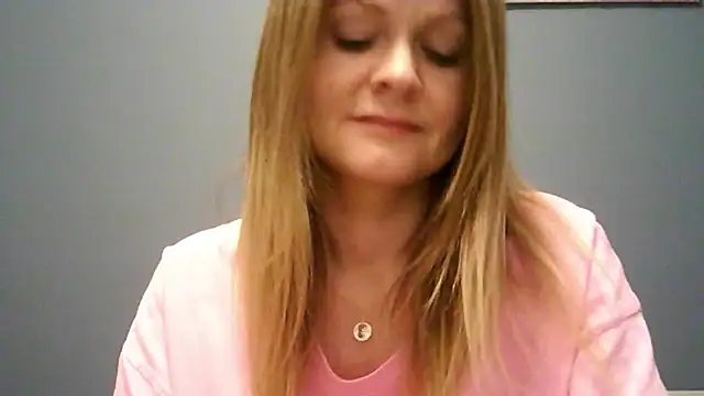 Snapshot of Ginger-bb chatting on 11-17-25, 06:41 Ginger-bb online show from 11-17-25, 06:41