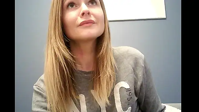 Snapshot of Ginger-bb chatting on 12-01-25, 08:41 Ginger-bb online show from 12-01-25, 08:41