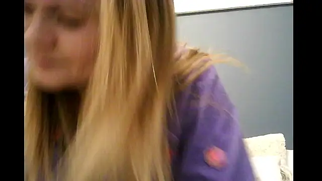 Snapshot of Ginger-bb chatting on 12-03-25, 07:38 Ginger-bb online show from 12-03-25, 07:38