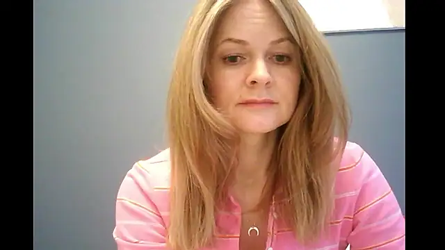 Snapshot of Ginger-bb chatting on 01-08-26, 07:32 Ginger-bb online show from 01-08-26, 07:32