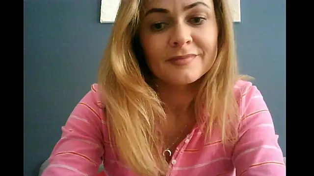 Snapshot of Ginger-bb chatting on 01-12-26, 09:14 Ginger-bb online show from 01-12-26, 09:14