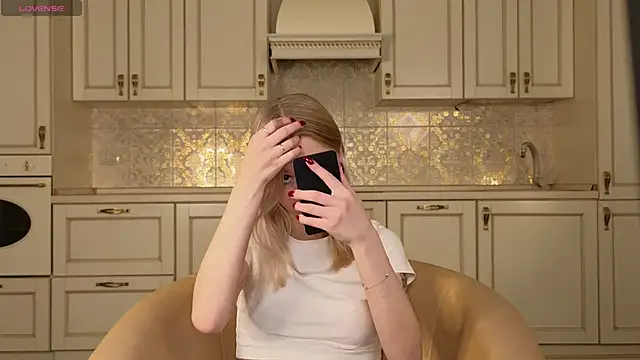 KatieFoulk online show from 09-11-25, 03:12