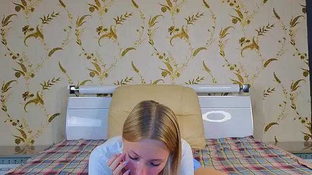 KatieFoulk online show from 10-17-25, 04:42