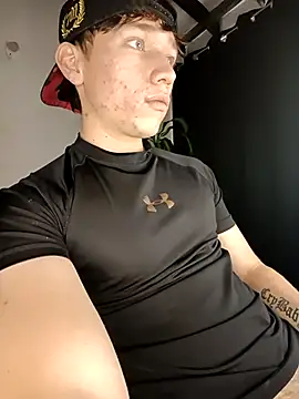 Snapshot of Logan_sixxer chatting on 10-18-25, 08:42 Logan sixxer online show from 10-18-25, 08:42