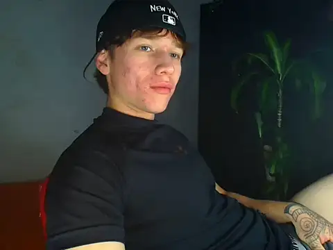 Snapshot of Logan_sixxer chatting on 11-14-25, 11:13 Logan sixxer online show from 11-14-25, 11:13