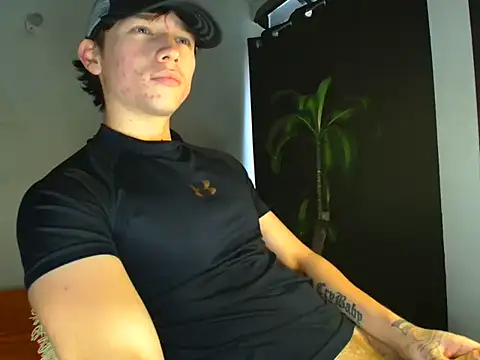 Snapshot of Logan_sixxer chatting on 11-16-25, 06:24 Logan sixxer online show from 11-16-25, 06:24