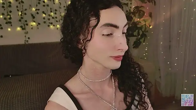 Snapshot of Queen_of_tease chatting on 07-08-26, 03:44 Queen of tease online show from 07-08-26, 03:44