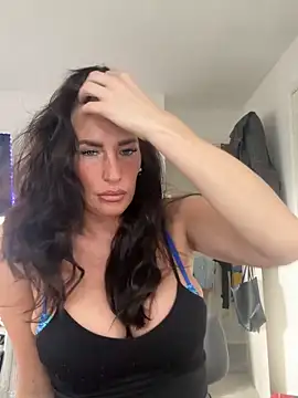 Elegant-Chlo37 online show from 02-12-26, 10:54