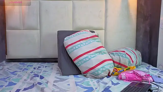 Rachel Donnelly online show from 04-02-26, 01:14