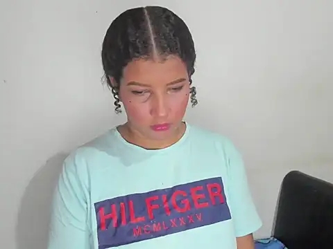 Snapshot of Hellen_scot chatting on 11-15-25, 11:54 Hellen scot online show from 11-15-25, 11:54