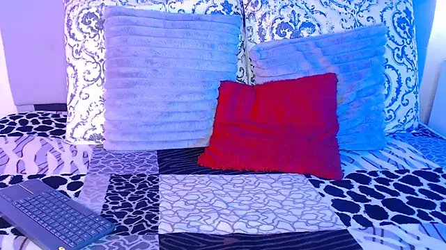 pocahontamoon online show from 04-16-26, 09:39