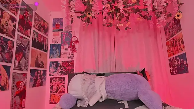 FluffyMelons online show from 06-07-26, 11:08