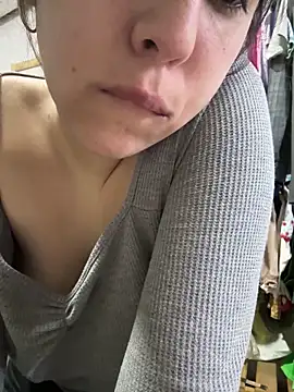 Snapshot of osadia333 chatting on 10-28-25, 04:42 osadia333 online show from 10-28-25, 04:42