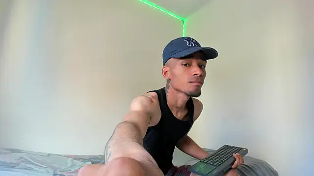 Snapshot of kenan_2601 chatting on 05-26-26, 02:02 kenan 2601 online show from 05-26-26, 02:02