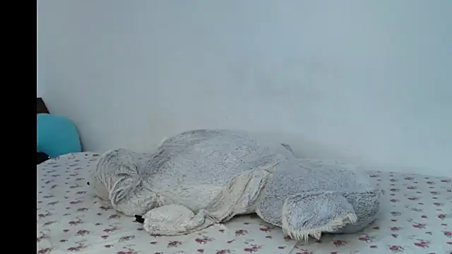 JullyanaRain online show from 04-17-26, 05:49