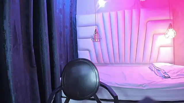 Kaorii Lee online show from 11-14-25, 12:04