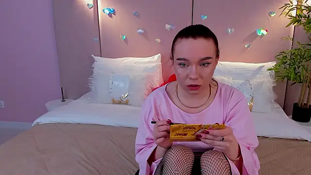 NoraHaynes online show from 02-08-26, 03:10