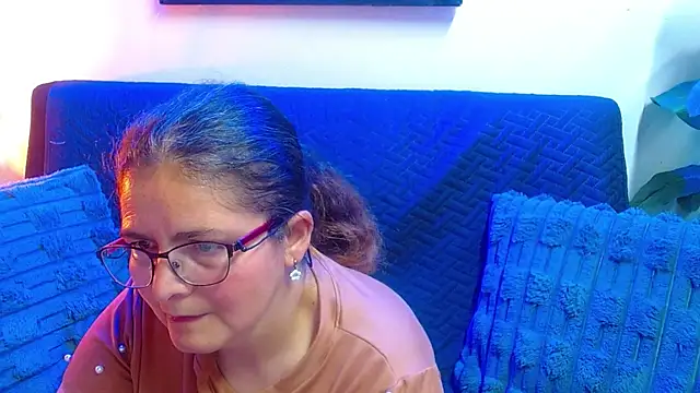 Linda banks  online show from 05-12-26, 01:03