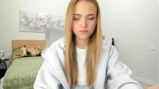 flooora 0 online show from 12-23-25, 02:31