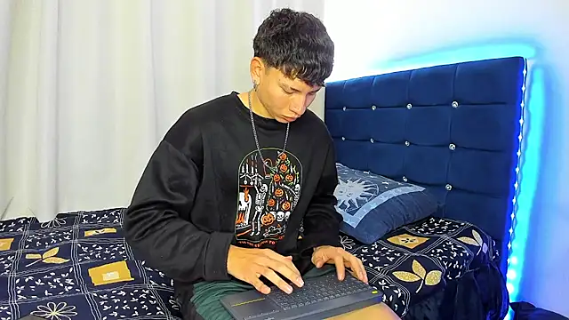 Tatiiana n Damiian online show from 09-21-25, 01:57