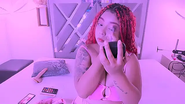 nahomy ryans online show from 10-14-25, 07:25