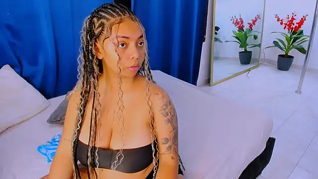 nahomy ryans online show from 10-17-25, 09:01