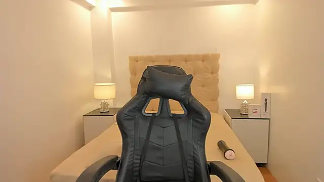 lovableXnaughty lily online show from 11-11-25, 11:27