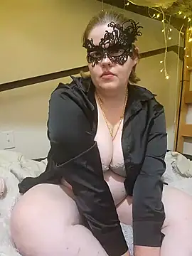 VeiledMuse online show from 12-17-25, 02:39