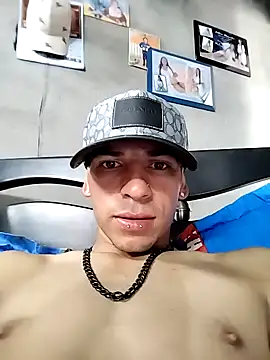 Tussi-amor online show from 10-18-25, 08:09