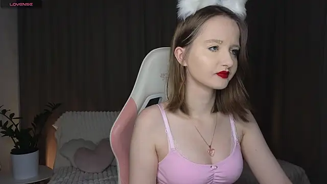 AlexsisFaee online show from 10-20-25, 08:31