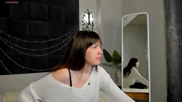 MalvinaDream online show from 04-27-26, 01:25