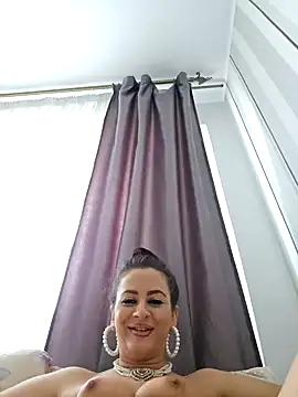 Snapshot of ShineBright88 chatting on 09-21-25, 02:08 ShineBright88 online show from 09-21-25, 02:08