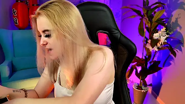 Stef Nicks online show from 07-14-26, 05:34