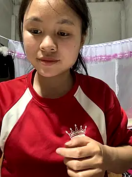 Snapshot of NhuFox chatting on 09-16-25, 12:39 NhuFox online show from 09-16-25, 12:39